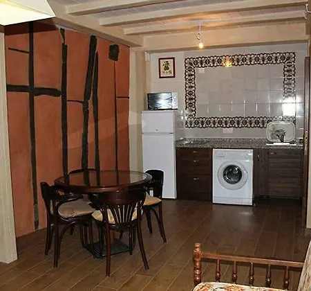 Aptos La Ceja, El Trampal Y El Reloj By Casa Boldo *